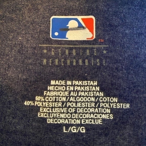 MLB New York Yankees T-Shirt  Majestic Navy Blue Distressed Adult Lg - Picture 8 of 12